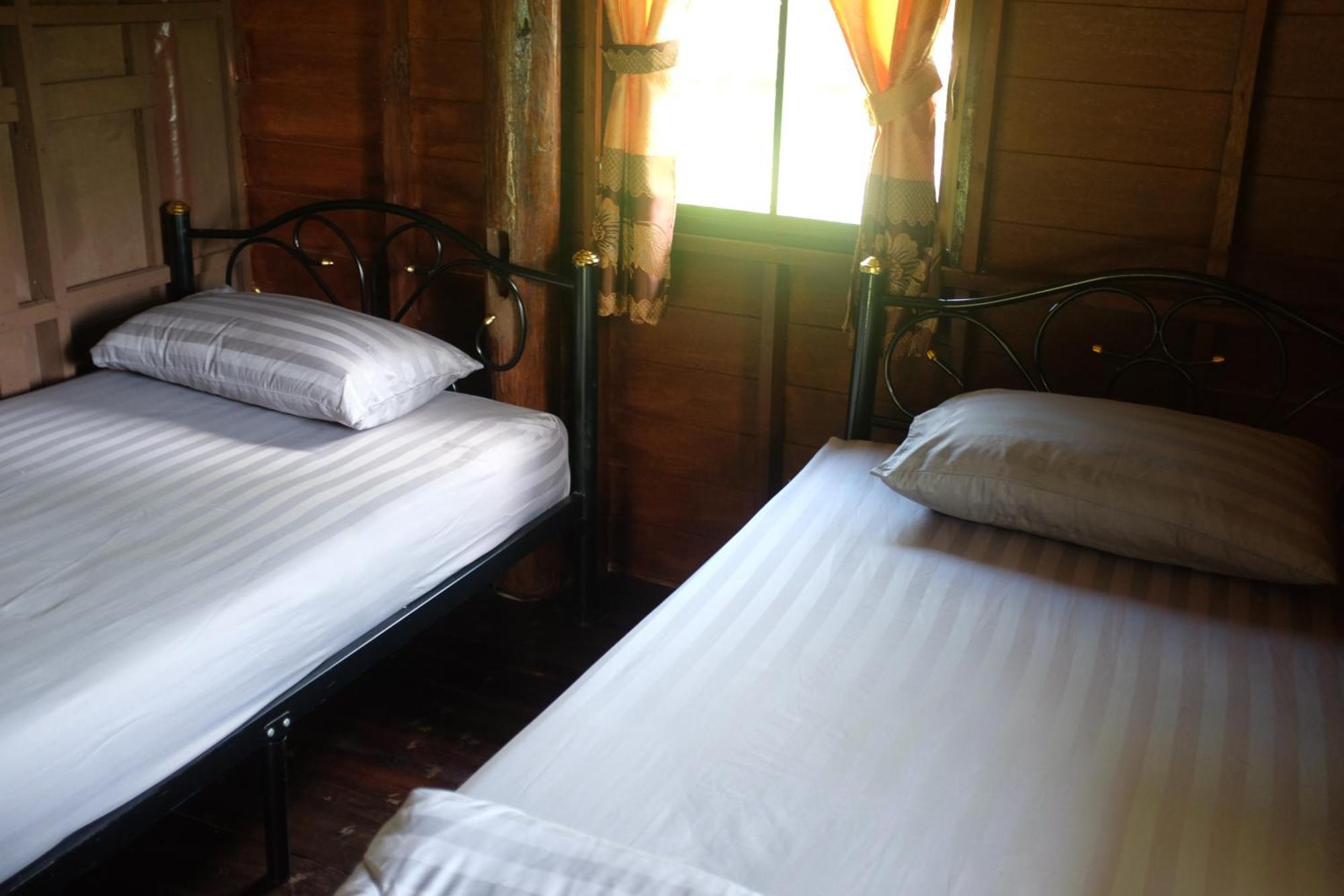 Rai Boonsom Homestay *